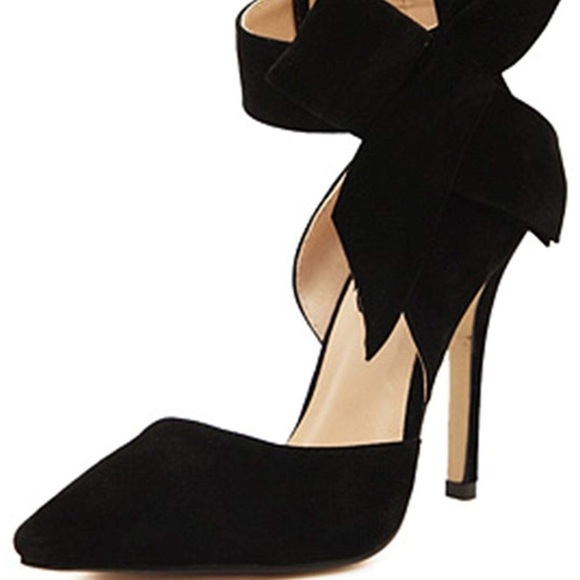 ✨BLACK SUEDE FOUR SEASONS BOW WOMANS SHOE *NWT*✨ - Picture 3 of 5